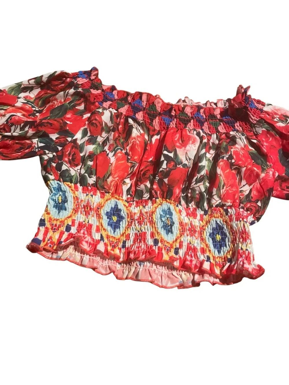 BuckleāRed Floral Off-Shoulder Smocked Crop Top size small